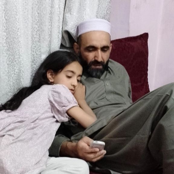 د پښتو ژبې شاعر عزت الله ځواب د طالبانو له بنده ازاد شو