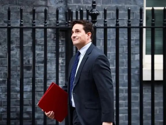 معاون وزیر دفاع بریتانیا به خاطر خودداری از افشای منابع اطلاعاتش، تهدید به زندان شد