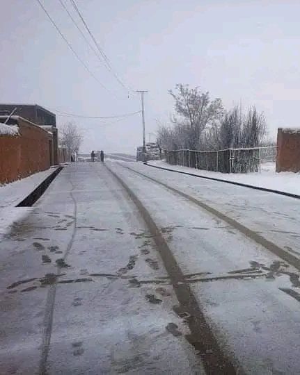 په سرپل کې د سړې هوا او د کور د چت د نړېدو له امله پنځه کسان مړه شوي دي