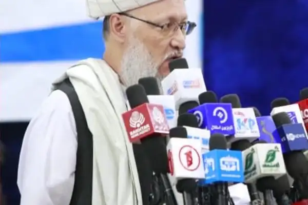 حنفي بهرمیشتي افغان ډاکټران د هېواد د روغتیايي نظام ملاتړ ته وهڅول