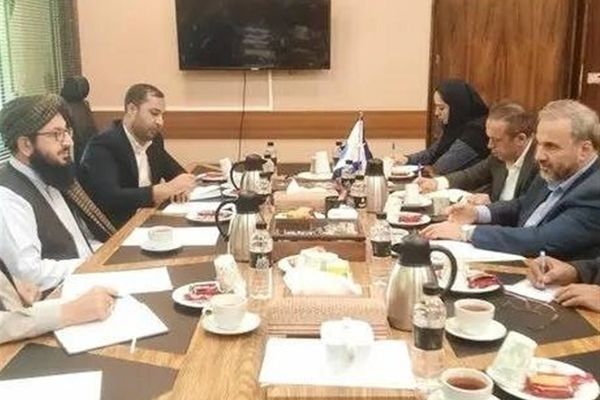 مرکز امور اتباع ایران: پاسپورت دستنویس افغانهای ساکن ایران باید الکترونیک شود
