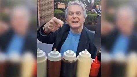 یک مقام سابق شورای امنیت امریکا به خاطر اظهارات نفرت‌آمیز علیه یک مسلمان‌ دستگیر شد