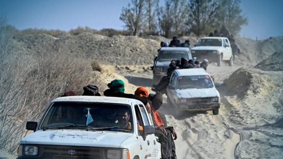 ګاونډیو هېوادونو ته پر ناقانونه لارو د تګ هڅه؛ طالبانو په هرات کې تر زرو ډېر کسان نیولي دي