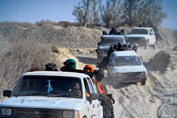 ګاونډیو هېوادونو ته پر ناقانونه لارو د تګ هڅه؛ طالبانو په هرات کې تر زرو ډېر کسان نیولي دي