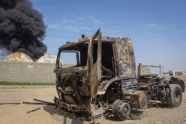 طالبان میگوید در پاسخ به حمله قندهار، یک کمپ نظامی پاکستان را هدف قرار داده است