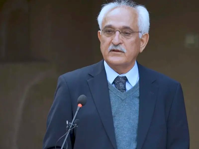 وزیر خارجه سابق افغانستان می‌گوید استبداد طالبان، مردم را وادار به برداشتن سلاح کرده است