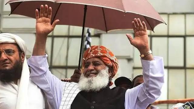 مولانا فضل الرحمان: د مذهبي موخو د ترلاسه کولو لپاره وسله‌واله مبارزه نشته