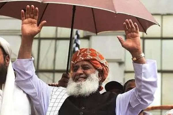 مولانا فضل الرحمان: د مذهبي موخو د ترلاسه کولو لپاره وسلهواله مبارزه نشته