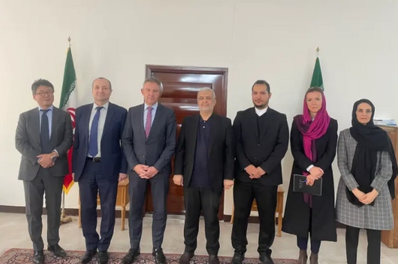 د ایران استازي د یوناما مرستیال ته ویلي د افغانستان کړکېچ دې د ډیپلوماسۍ له لارې حل شي