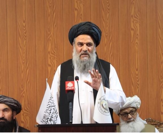 شېراحمد حقاني په ارغوان ګل‌مشاعره کې؛ شاعران باید هره موضوع په شعر کې را نه‌ولي