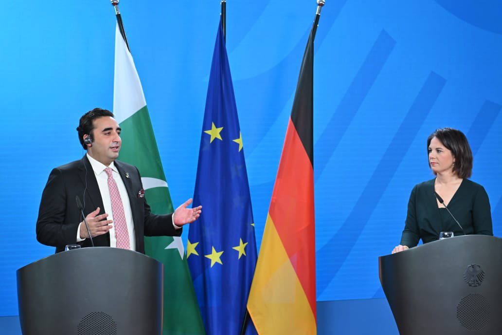 زرداری در سفر به آلمان:پاکستان یک کشور دریافت کننده کمک است، اما به افغانستان کمک می‌فرستد