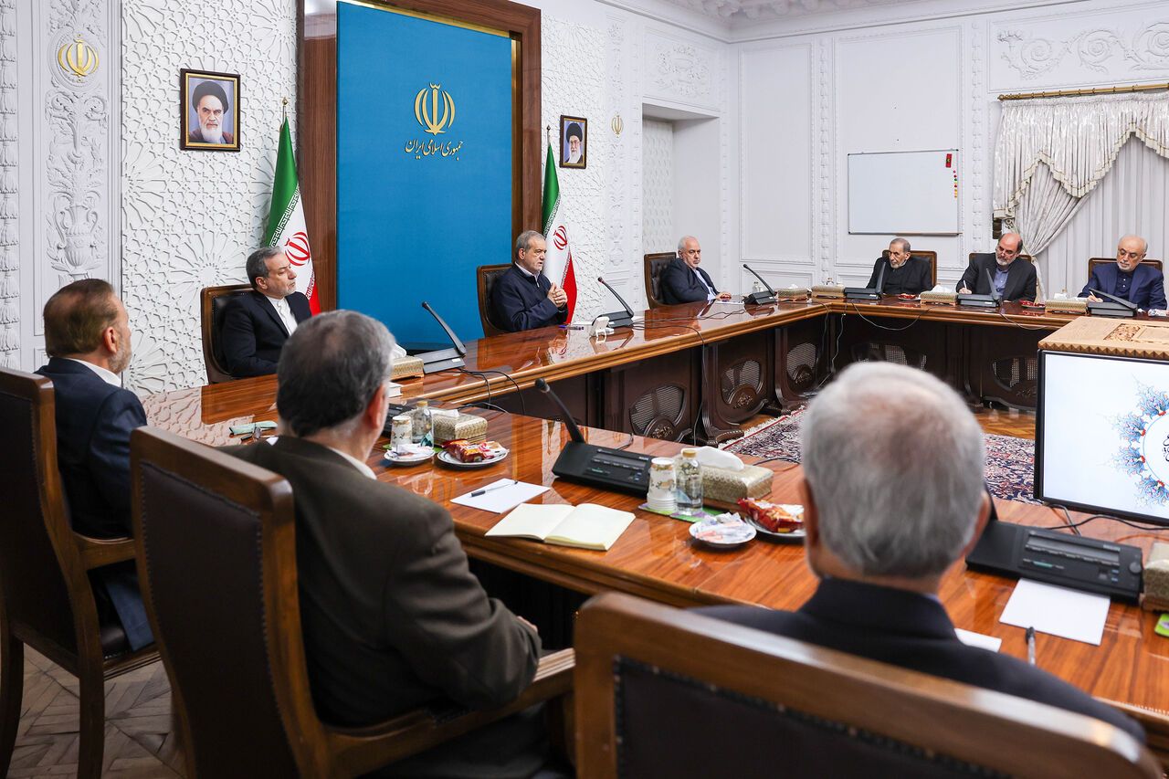 د ایران ولسمشر مسعود پزشکیان: تهــران باید له امریکا سره پــه سـړه سـینه مـخ شـي