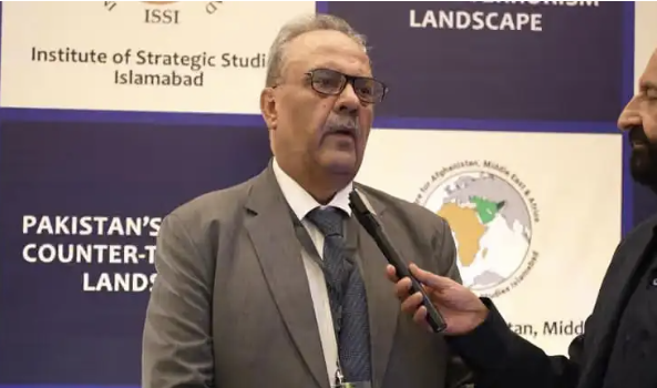 آصف دراني: طالبان تضرب نفسها في مقتل بعدائها لباكستان