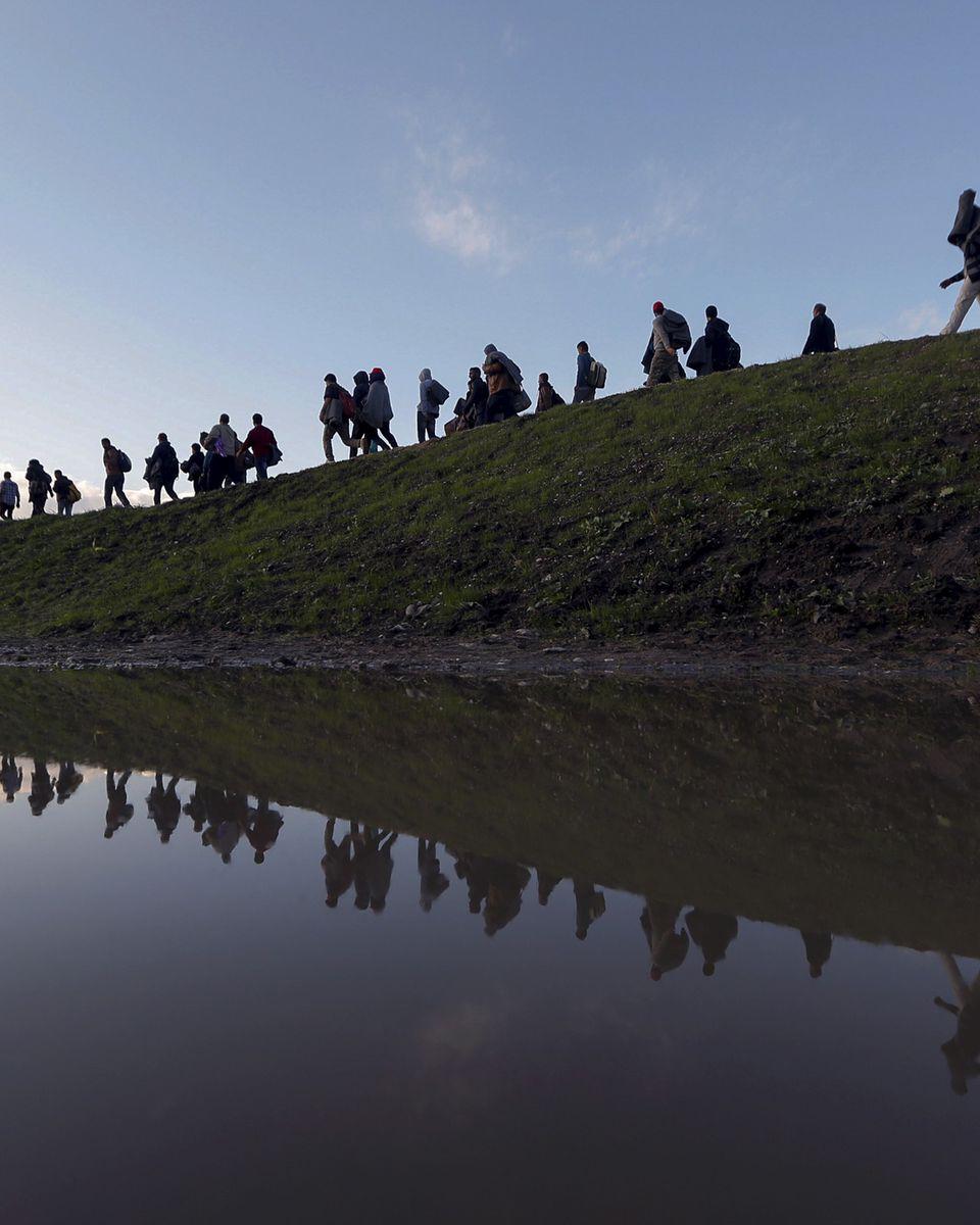 رسانه فرانسوی: پناهجویان افغان از سیستم سختگیرانه پذیرش بریتانیا سرخورده شده‌اند