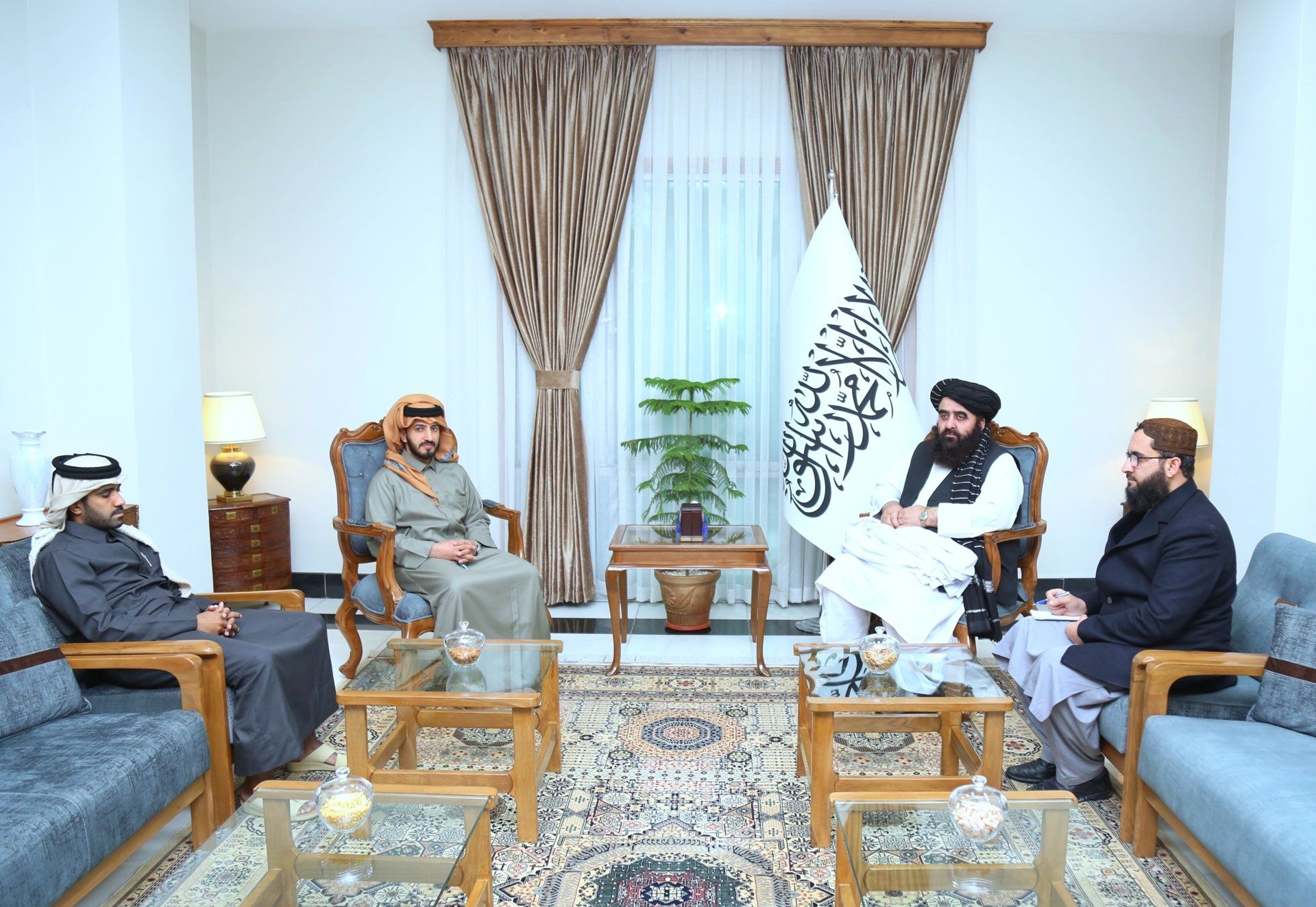 امیرخان متقی با کاردار سفارت قطر در کابل ملاقات کرد