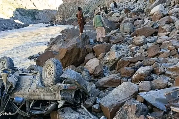 په بدخشان کې د ترافیکي پېښې له امله ۵ تنه مړه او څلور نور ټپیان شوي