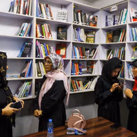 سانسور و ترس طالب؛ روایت ویترینهایی که خالیتر شدهاند