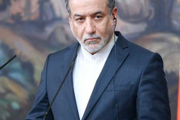 عباس عراقچي: ګوته پر ماشه ولاړ یو