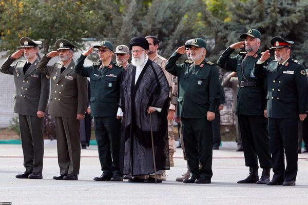 ټېلیګراف مجله: اسراییلي جاسوسانو د ایران لوړپوړي مشران د هغوی د موبایلونو له لارې څارلي