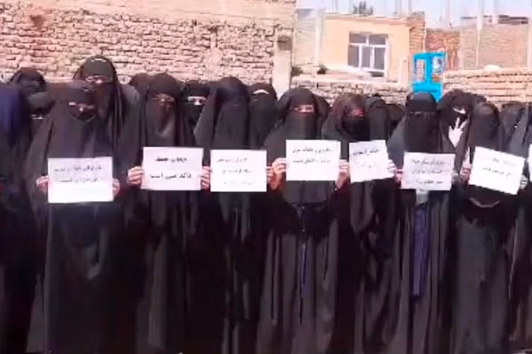 طالبان تحشد النساء في منطقة جبرائيل دعماً للحجاب الذي تفرضه