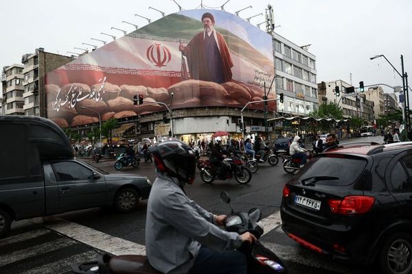 د ایران ستر مشر وايي بډایه شوي یورانیم باید په ایران کې پاتې شي