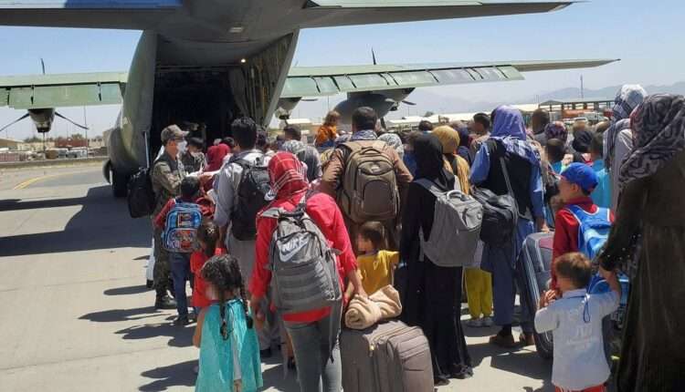 د ټرمپ نوی سفري بندیز به ډېر ژر پر افغانانو او پاکستانیانو ولګول شي