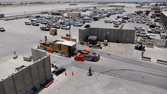 والاستریت ژورنال: امریکا گفتگو با طالبان برای بازگشت به بگرام را آغاز کرده است