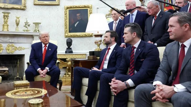 رسوایی سیگنال‌گیت؛ آغاز تحقیقات از هگست همزمان با عزل سه مقام شورای امنیت ملی امریکا