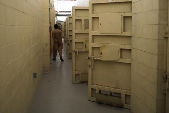 سرچینې: طالبانو د ملي مقاومت جبهې سره د همکارۍ په تور سلګونه بندیان بګرام ته لېږدولي دي