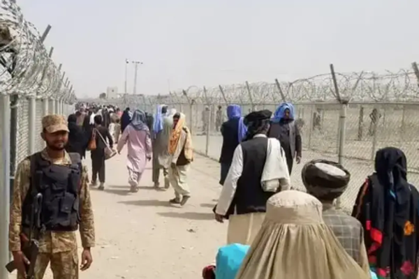 Over 13,000 Afghan Migrants Deported in 10 Days, Reports Pak Media