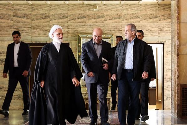ایران په رسمي توګه د دفاع شورا د جوړېدو اعلان وکړ
