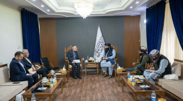 مسؤولون إيرانيون رفيعو المستوى يلتقون بوزير داخلية طالبان