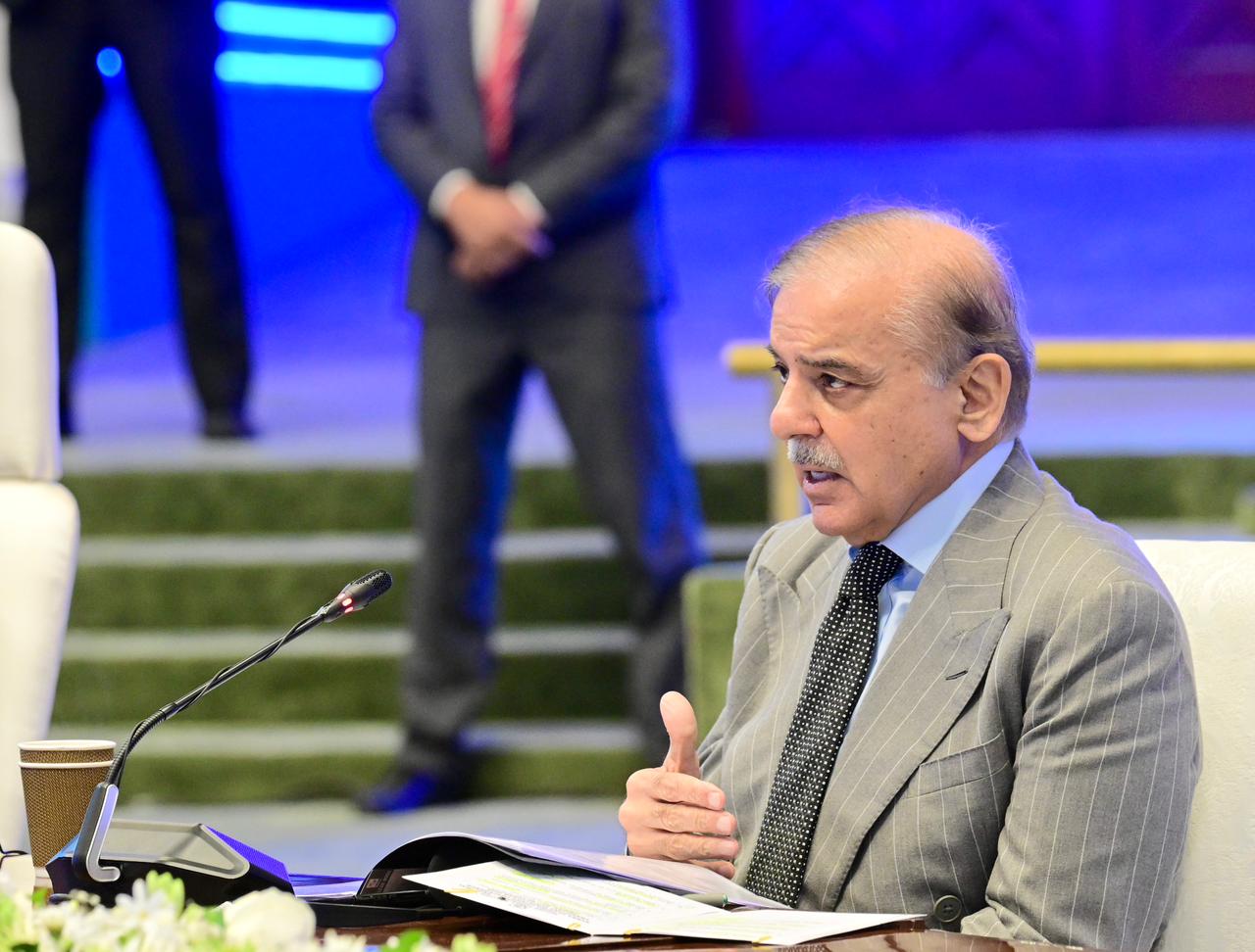 د پاکستان لومړی وزیر وايي د ټرانس ـ افغان ریل پټلۍ پروژې پرمختګ ته ژمن دی