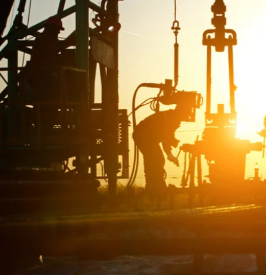 طالبانو په نفتي سکتور کې «له قانون نه د سرغړونې» په تور پر ۱۷ شرکتونو بندیز ولګاوه