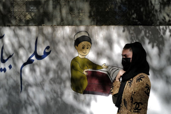 تقرير أممي: 92٪ من الأفغان يؤيدون تعليم الفتيات رغم تضييق طالبان
