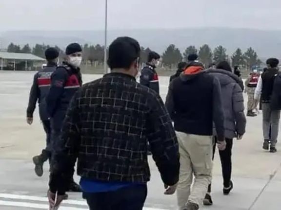 پولیس ترکیه بیش از ١٠٠ مهاجر افغان را در شهر بالیکسیر بازداشت کرد