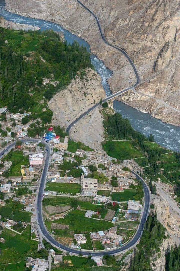 طالبانو پنجشیر کې د سړک جوړونې د دو سترو پروژو د پلې کېدو خبر ورکړی