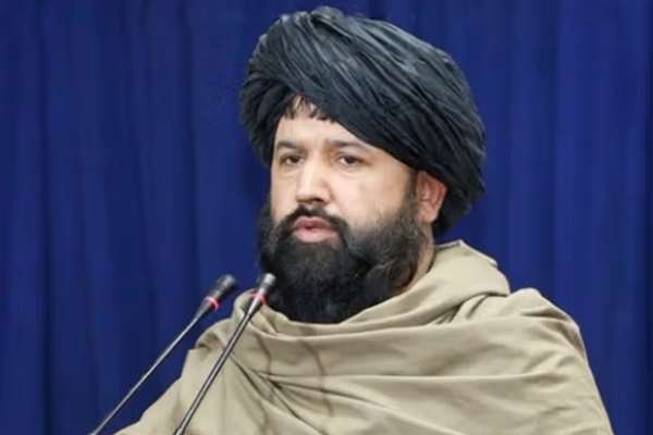 د طالبانو د لوړو زده کړو وزیر د هرات محصلانو ته وویل چې ګرځنده ټیلیفونونه مه کاروئ