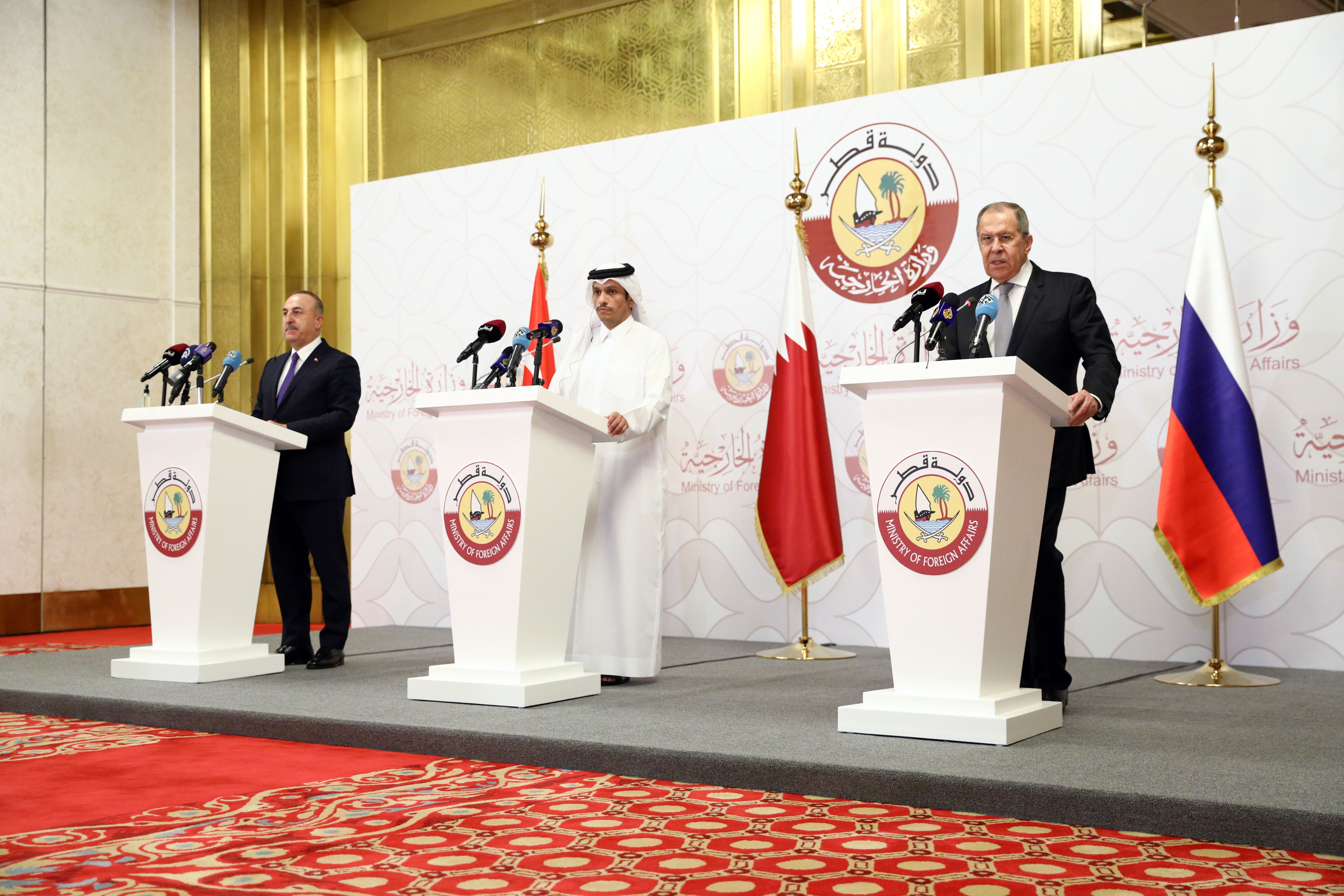 مولود چاووش اوغلو: ترکیه و قطر باید الگوی جهان در کمک به افغانستان باشند