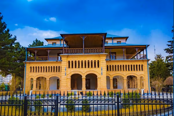 طالبانو په سوريه کې پر ملکي وګړو برید غندلی