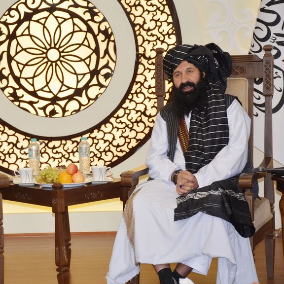 حقانی از مهاجران افغان خواست به قوانین کشورهای میزبان احترام بگذارند