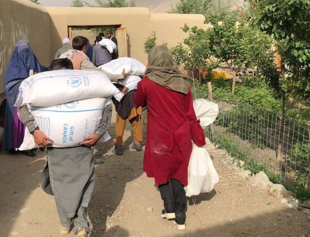 برنامه جهانی غذا در افغانستان به دلیل کمبود بودجه، کمک غذایی به هشت میلیون نفر را قطع کرد