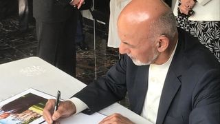 طنز سیاسی: کتابچه راهنمای استفاده از ارگ به قلم اشرف غنی