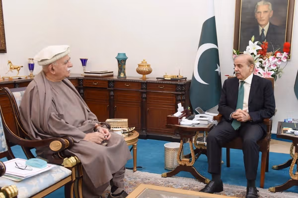 اڅکزي له شهباز شریف نه د عمران خان د طبي معاینې لپاره د باوري ډاکټرانو استولو غوښته کړې