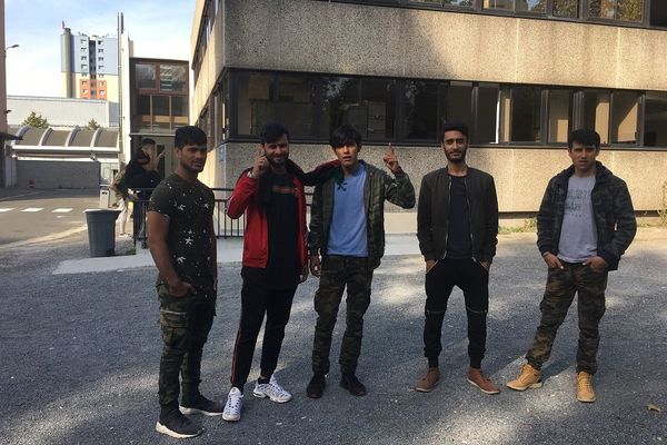 په فرانسه کې د افغانانو د حضور زیاتوالی؛ ننګونې او بریاوې