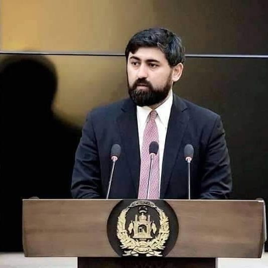 متین بېک: طالبان اشغالګر ځواک دی او د شمال کانونه د جګړې غنیمت ګڼي