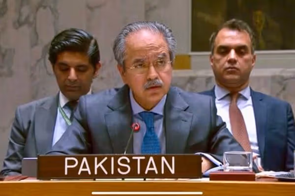 سفیر پاکستان میگوید حملات شبهنظامیان از خاک افغانستان غیرقابل تحمل است