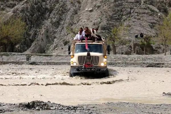 په خوست کې د وروستیو سېلابونو له امله د شاوخوا ۱۵ کلیو لارې تړل شوې دي