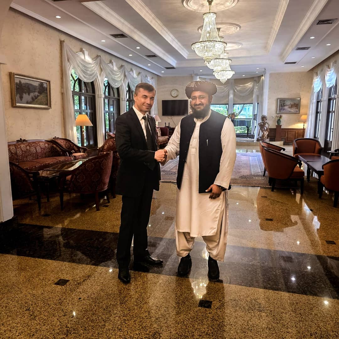 په جاكارتا کې د طالبانو او روسیې سفیران پر دوه اړخیزو اړیکو غږېدلي