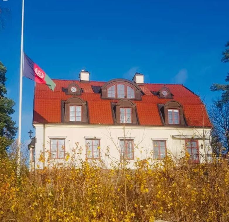 د افغانستان سفارت او سویډن افغان پناه غوښتونکو ته د بدیلو اسنادو پر ورکړې سلا وکړه